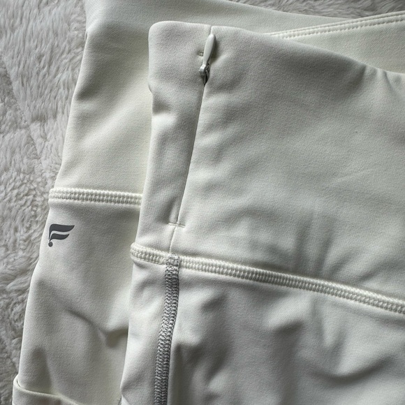 Therma-Flex HW Reflective Pocket Legging - Picture 7 of 8